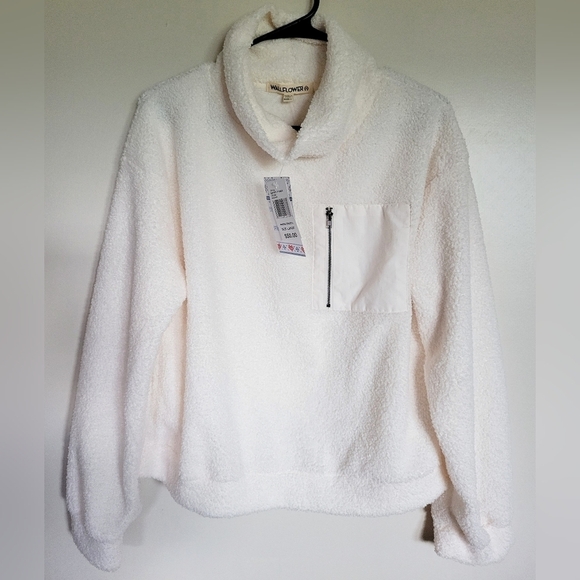 NWT Wallflower Women's Sherpa Pullover Side Zip Pocket Size Large - Picture 1 of 7